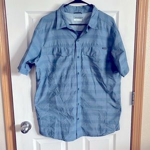 Columbia Mens Omni Shade shirt in excellent condition, barely worn size L